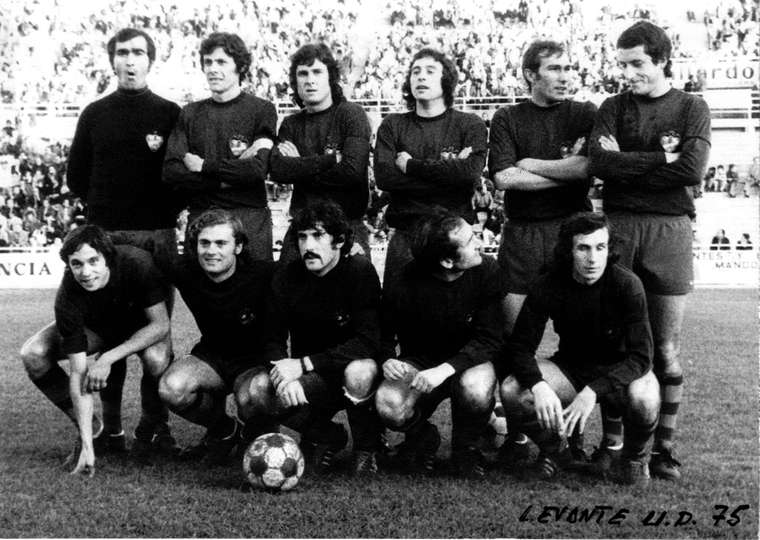 Levante UD  vs. Granada CF-año 1.975.jpg