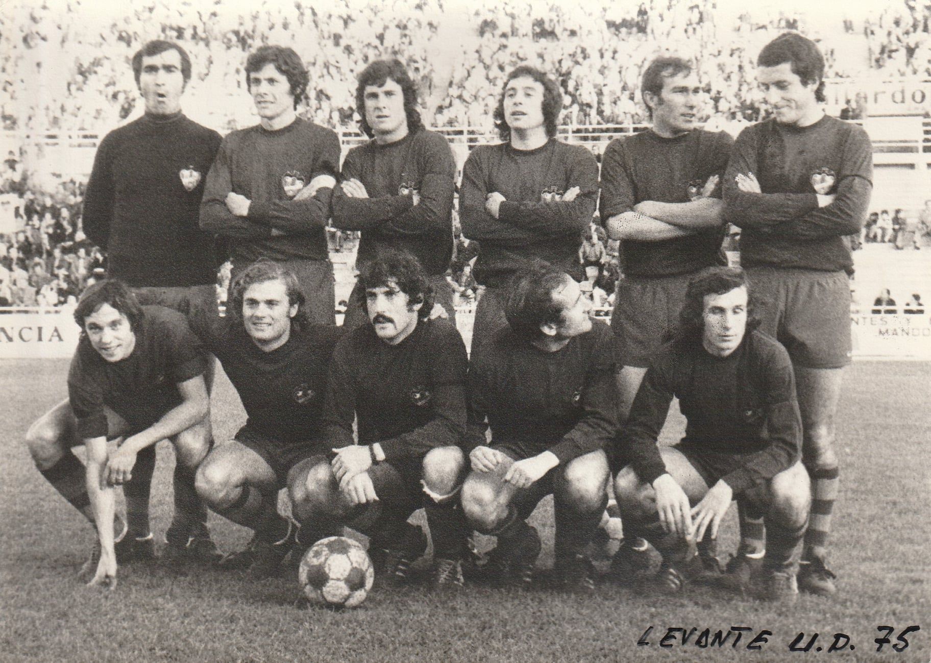 LEVANTE UD VS. GRANADA EN 1975.jpg