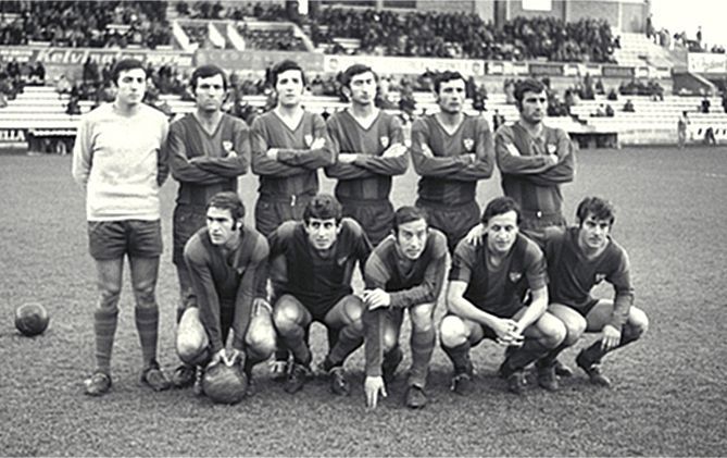 Lapiedra; Gómez, Mario, Calpe;  Faura, Churri; Bautista, Madrigal, Navarro, Burgos y  Díaz LUD 70-71.jpg