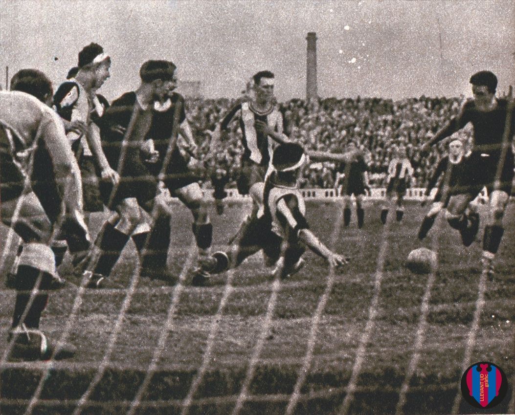 1935.06.02 (2 июня 1935), Барселона - Леванте, 2-2 (1).jpg